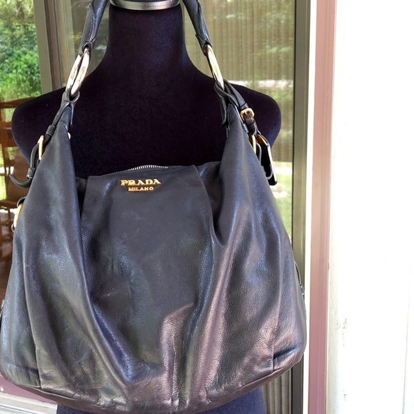 COPY - Prada black leather bag. VINTAGE in pristine condition - Picture 1 of 16